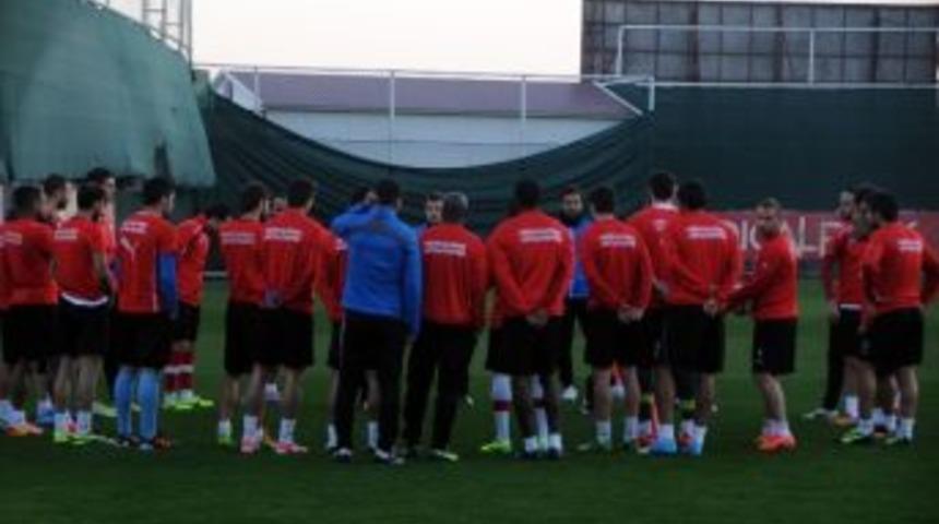 Medical Park Antalyaspor'da Galatasaray Mesaisi S&uuml;r&uuml;yor