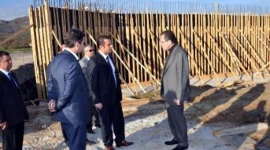 Ak Parti Balıkesir B&uuml;y&uuml;kşehir Belediye Başkan Adayı Edip Uğur Sahaya İndi