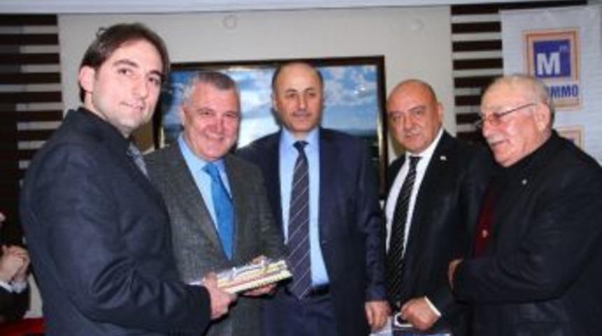 Ardahan&rsquo;da 600 &Ouml;ğrenciye Kaynak Kitap Dağıtıldı