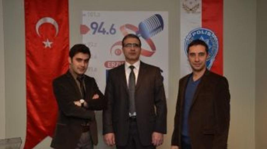 Polis Radyosu Erzurum G&uuml;ndemini Takip Ediyor