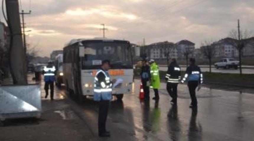&Ccedil;erkezk&ouml;y Şof&ouml;rler Ve Otomobilciler Esnaf Odası Başkanı Yaşar Kuş: &ldquo;kimsenin G&ouml;z&uuml;n&uuml;n Yaşına Bakacak Halde Değiliz&rdquo;