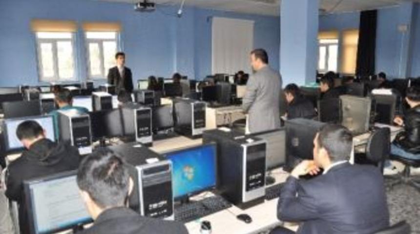 Aday Memurlar Temel Eğitim Sınavlarına Girdi