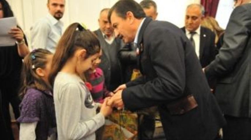 Bucalı Öğrenciler Kızılay’ı Resimledi