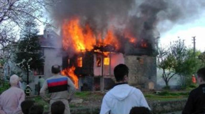 D&uuml;zce İtfaiyesi, 2013 Yılında 425 Yangına M&uuml;dahale Etti