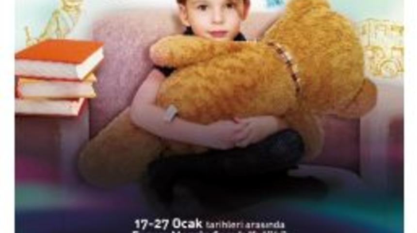 Forum Mersin'de 'bir Kitap Bir Oyuncak' Kampanyası