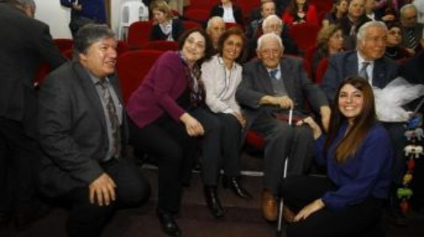 İzmir&rsquo;in Değeri Melih G&uuml;rsoy&rsquo;a Vefa Sunuldu