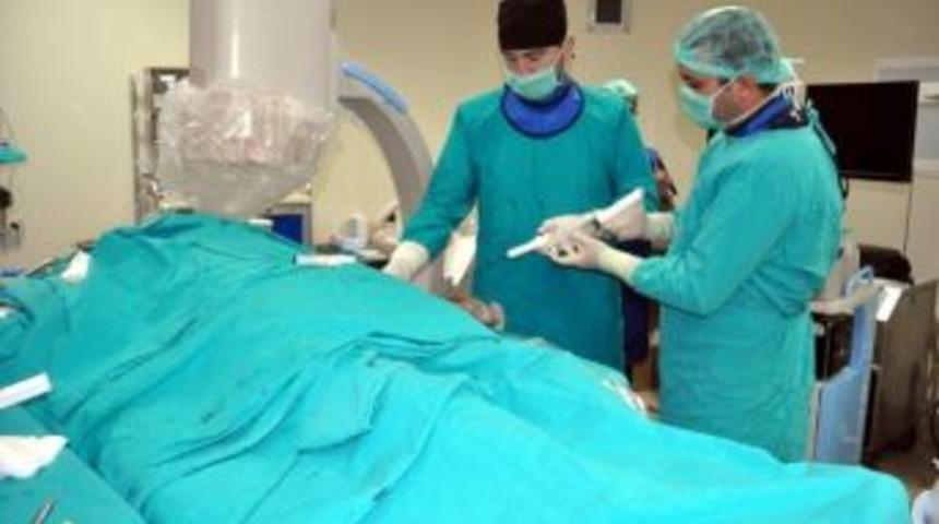 (&ouml;zel Haber) Hastanın Kolundaki Pıhtı Ameliyatla Eritildi