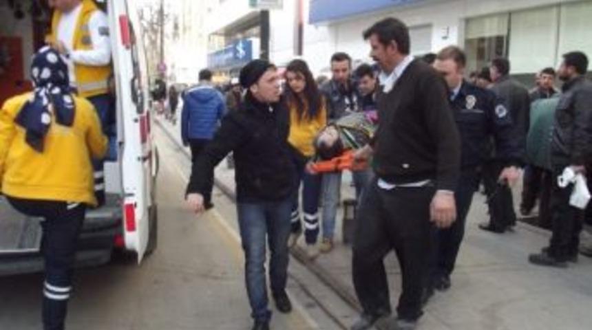 Binadan D&uuml;şen İş&ccedil;i Yaralandı