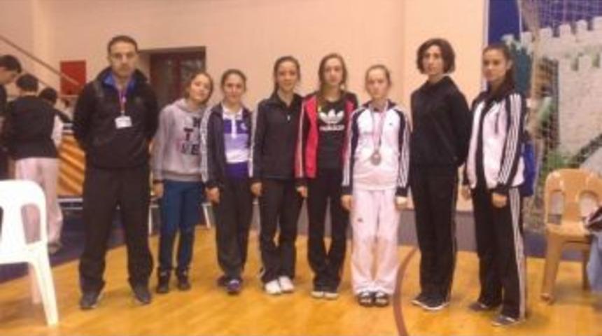 Boz&uuml;y&uuml;k Ayşe Beyza Yıldız İle Gurur Duydu