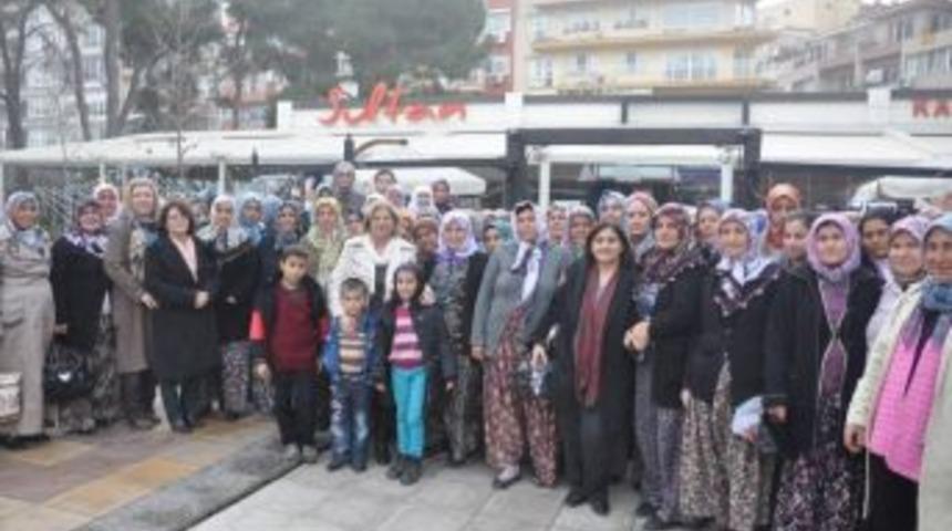 Ahmetlili Kadınlar Manisa&rsquo;yı Gezdi