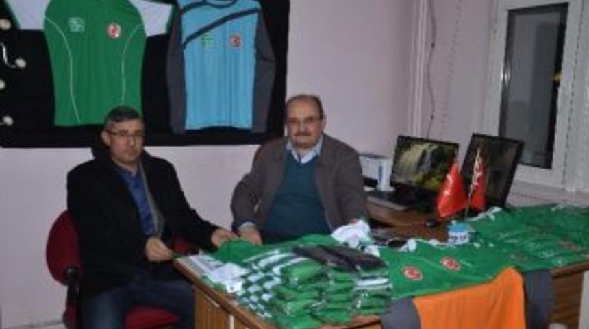 Darendespor&rsquo;a Malzeme Yardımı Yapıldı