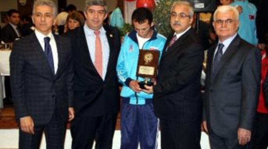 Askf, Amatörleri Ödüllendirdi