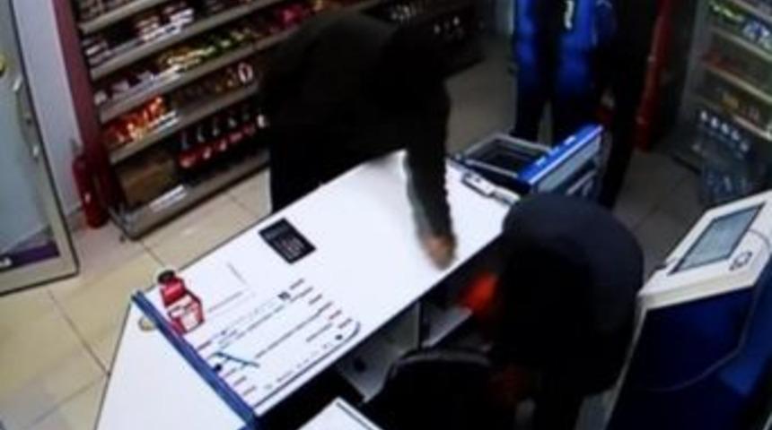 Lpg İstasyonunda Kar Maskeli Soygun