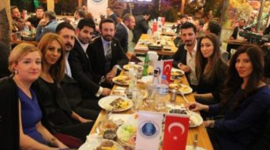 Esgiad &Uuml;yeleri Akşam Yemeğinde Buluştu