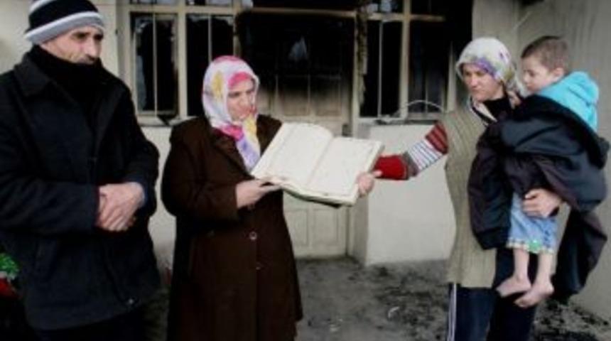 Iğdır&rsquo;da Evleri Yanan Aile Kış G&uuml;n&uuml; Ortada Kaldı