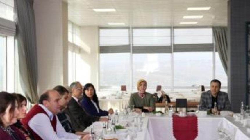 Tekirdağ Valisi İdarecilerle Bir Araya Geldi