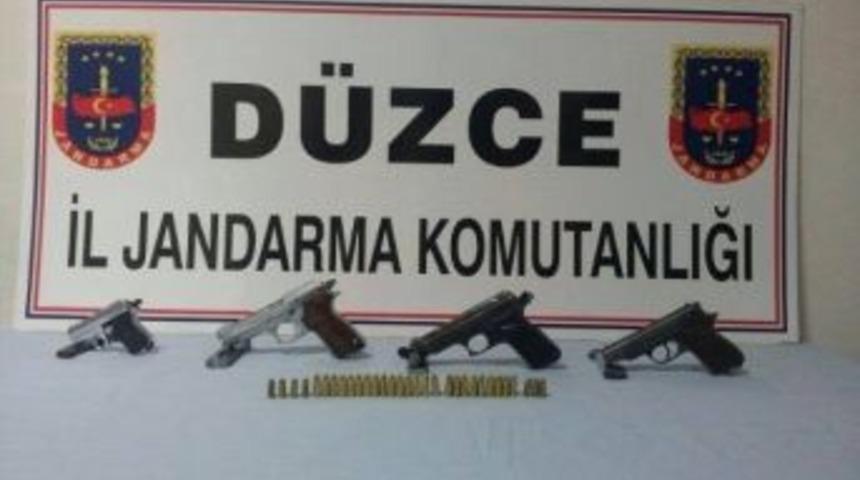D&uuml;zce'de 4 Adet Tabanca Ve Mermi Ele Ge&ccedil;irildi