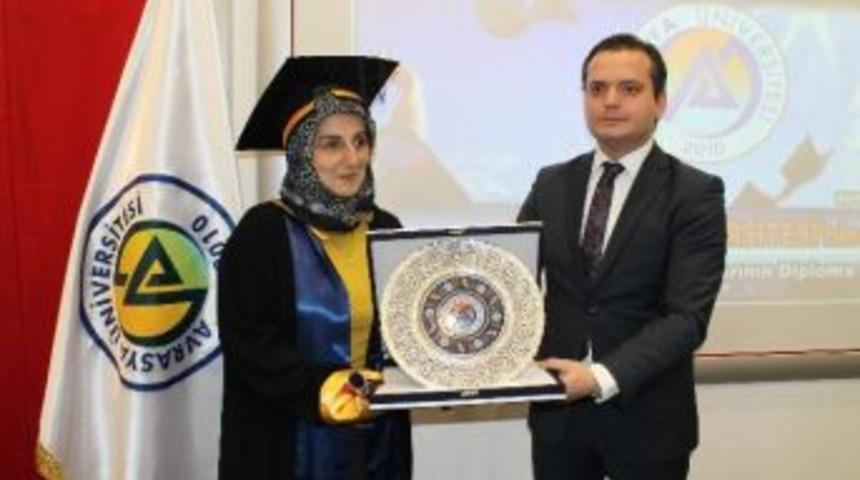 Avrasya &Uuml;niversitesi İlk Mezunlarını Y&uuml;ksek Lisans &Ouml;ğrencilerinden Verdi