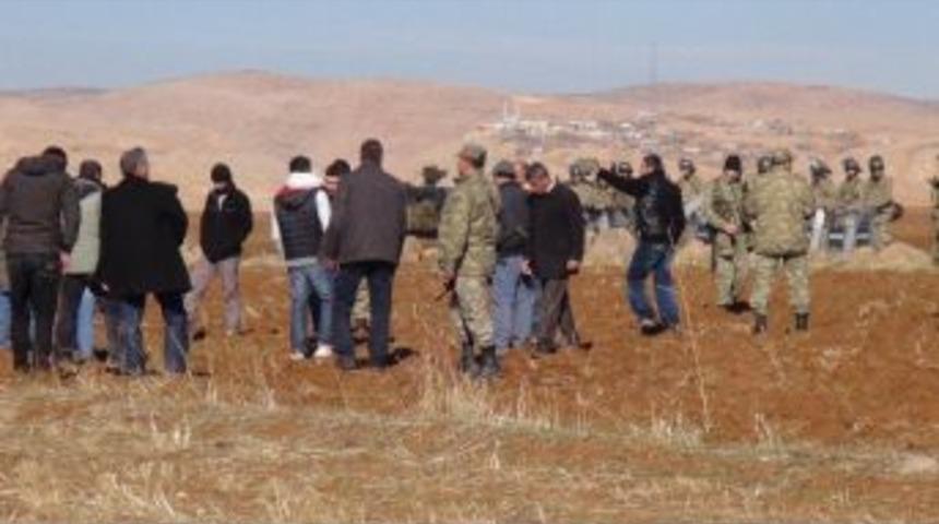 K&ouml;yl&uuml;ler Arasında Arazi Kavgası: 3 Yaralı