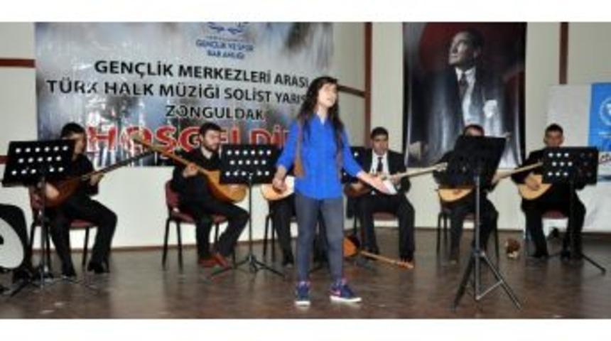 Zonguldak&rsquo;ta, T&uuml;rk Halk M&uuml;ziği Solist Ve Solo &Ccedil;algı Yarışması Yapıldı