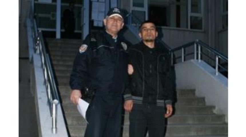 Uyuşturucu Kullanıp &Ouml;ğrenci Ve Polislere Saldıran Gen&ccedil; Serbest Bırakıldı