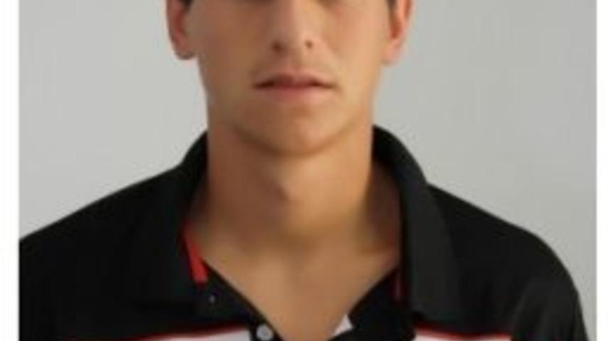 Osman Bozdağ, Bergama&rsquo;ya İmzaladı