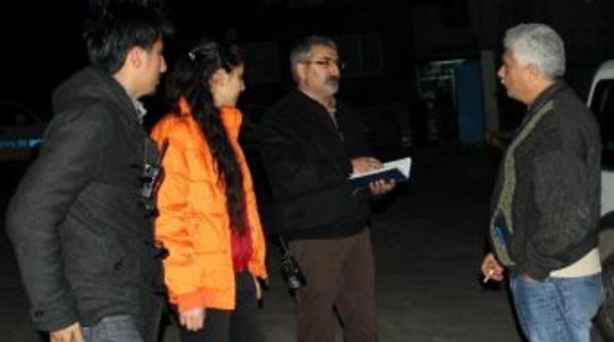 Kapka&ccedil;&ccedil;ı Gen&ccedil; Kızın &Ccedil;antasını &Ccedil;aldı