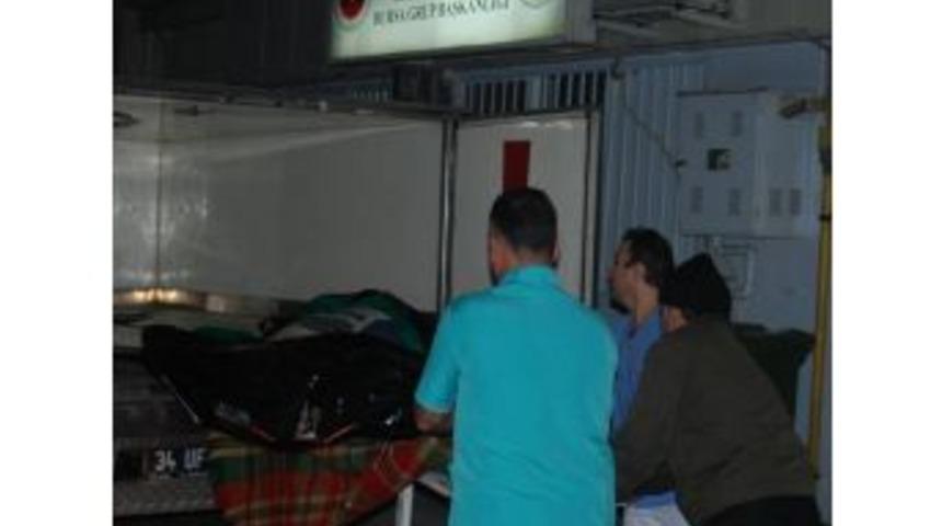 Anne İle Oğlunun Cesedi Adli Tıp Morguna Kaldırıldı