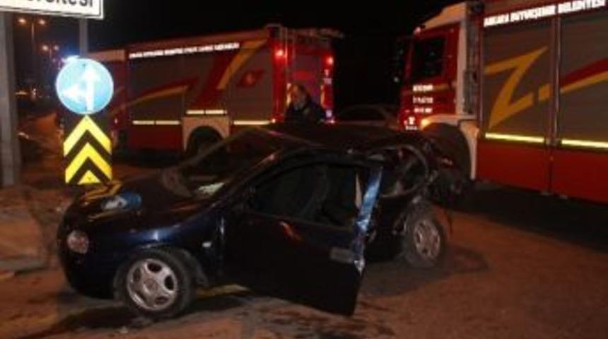 Başkent&rsquo;te İki Otomobil Birbirine Girdi, 5 Kişi Yaralandı