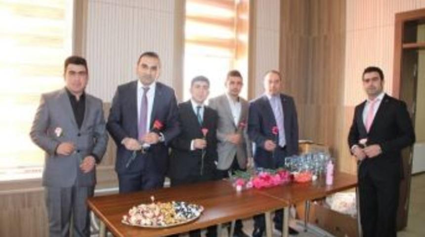 Ak Parti Gen&ccedil;lik Kollarından Kutlu Doğum Coşkusu