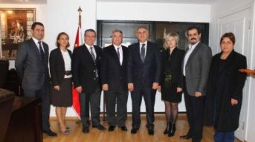 Turizmcilerden Yeni Emniyet M&uuml;d&uuml;r&uuml; Uslu'ya ''hoşgeldin''