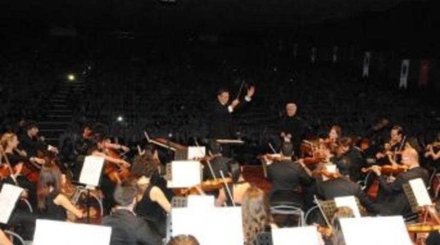 Rekt&ouml;r Orkestra Y&ouml;netti