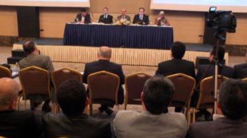 Konya&rsquo;da Ak Parti İl&ccedil;e Başkanları Toplantısı