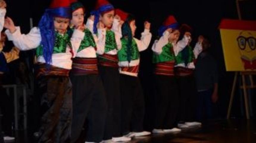 &Ouml;ğrenciler Sanatsal Yeteneklerini Sergiledi