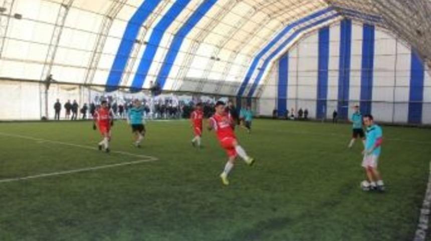 Hakkari&rsquo;de Kurumlar Arası Futbol Turnuvası