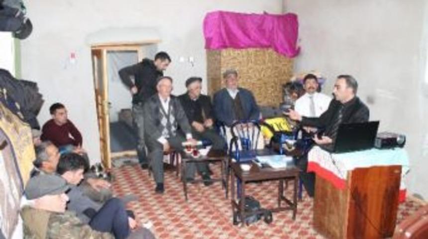 Kars Gıda, Tarım Ve Hayvancılık M&uuml;d&uuml;rl&uuml;ğ&uuml; &Ccedil;ift&ccedil;ileri Eğitiyor