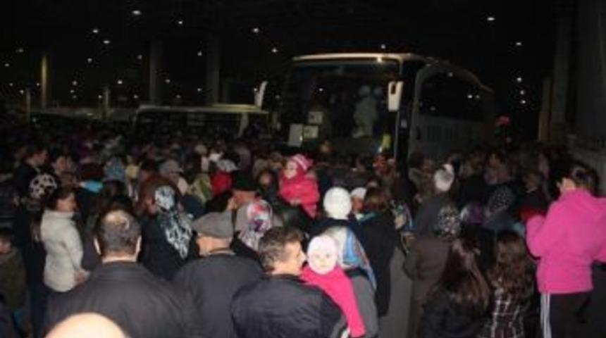 &Ccedil;anlı Umreciler Dualarla Uğurlandı