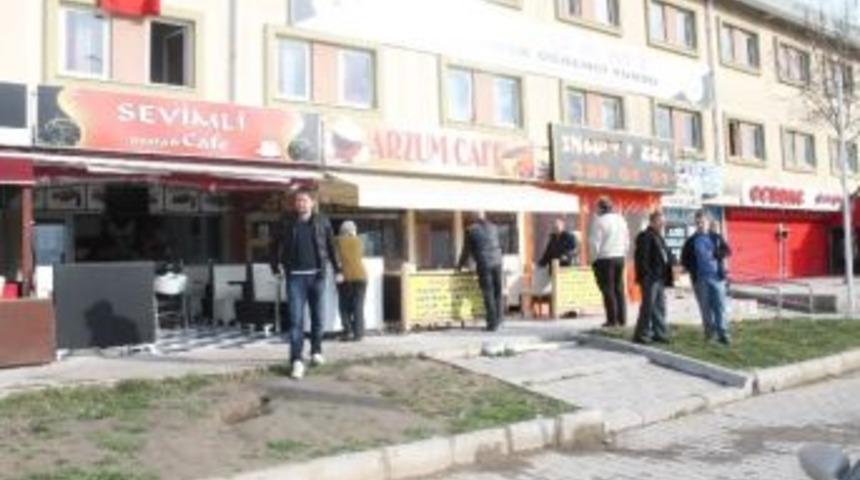 Kafede &Ccedil;ıkan Yangın Paniğe Neden Oldu