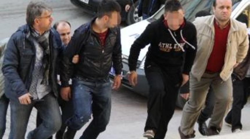 Tabancayla Yakalanan 3 Kişi Adliyeye Sevk Edildi