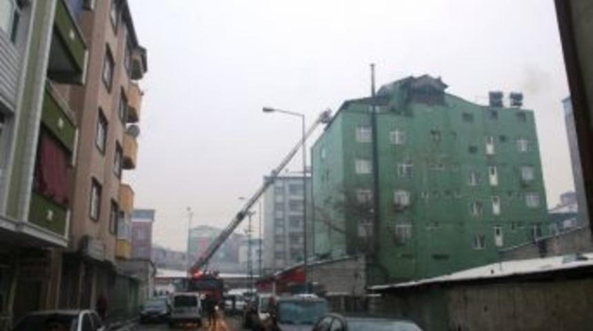 Iğdır&rsquo;da Otelin &Ccedil;atı Katında Yangın