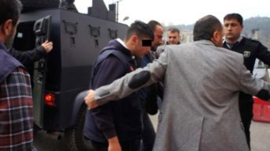 Kastamonu&rsquo;da Bı&ccedil;ak Ve Taşlı Cinayette 1 Tutuklama