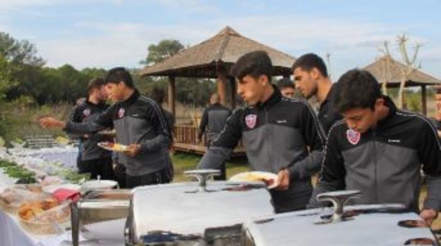 Karab&uuml;kspor&rsquo;da Barbek&uuml; Keyfi