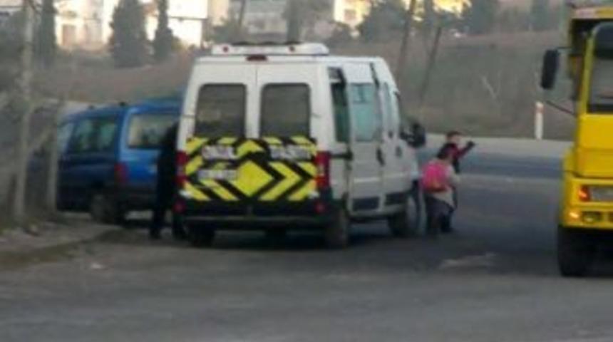 (&ouml;zel Haber) &Ouml;ğrencilerin Servislerinden Yarı Yolda İndirilerek Kamyonetle Taşındığı İddiası