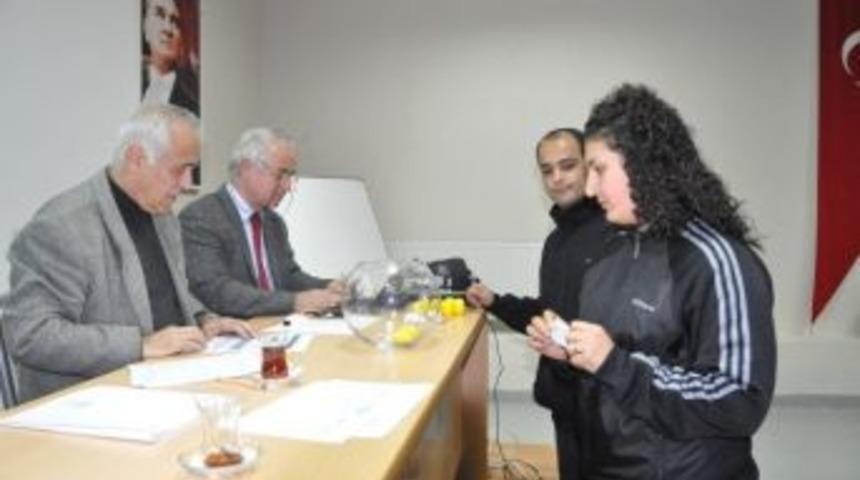 Futsal Gen&ccedil; Erkekler Yarı Final M&uuml;sabakaları