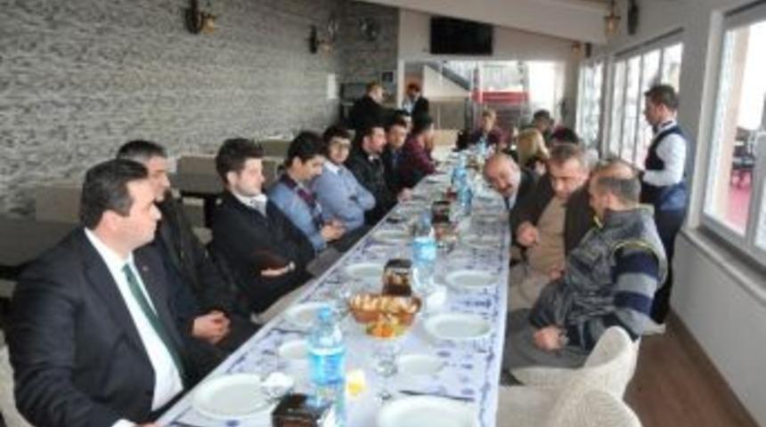 Mhp Ak&ccedil;akoca Belediye Başkan Adayı Yanmaz, Gen&ccedil;lerle Bir Araya Geldi