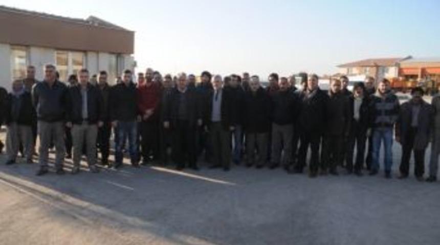 Karayollarında &Ccedil;alışan Taşeron İş&ccedil;ileri Eylemde