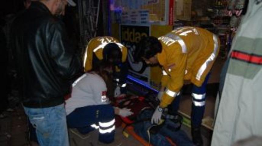 Kaldırımdaki Vatandaşa &Ccedil;arpıp Ka&ccedil;tı