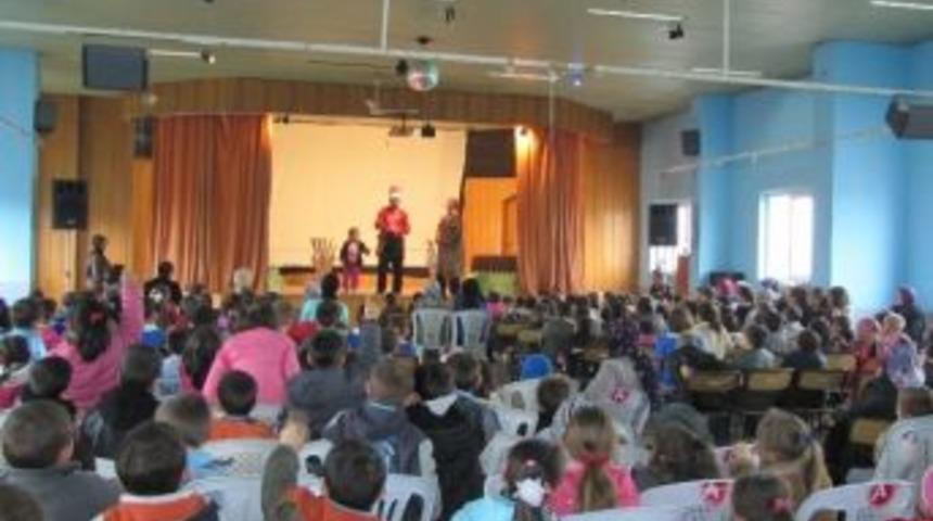 Hisarcıklı Minik &Ouml;ğrenciler Tiyatro İle Tanıştı