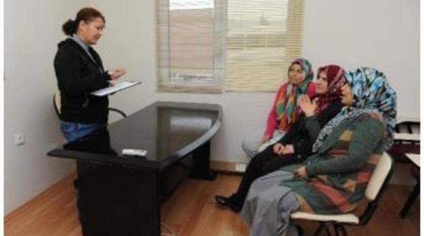 Kadınlar Sokağına Sahip &Ccedil;ıkıyor