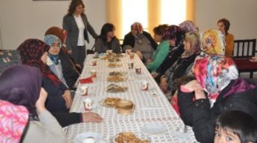 Mahalleli Bayanlar Kaynaşma &Ccedil;ayı D&uuml;zenledi